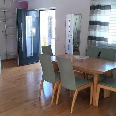 - Bei Tati 95qm アパート