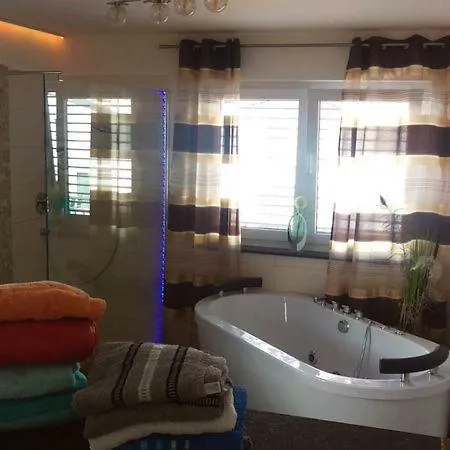 - Bei Tati 95qm ジンゲン