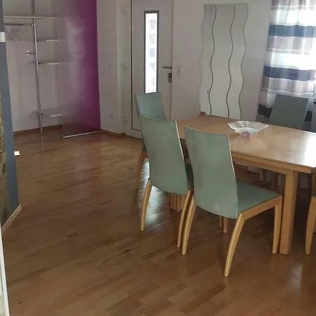 - Bei Tati 95qm アパート